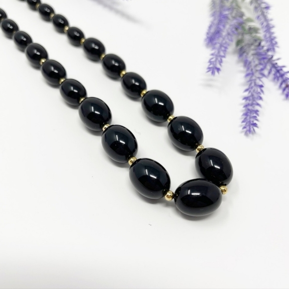 Vintage Signed Monet Black Oval Beaded Basic Classic Art Deco Necklace - Picture 2 of 5